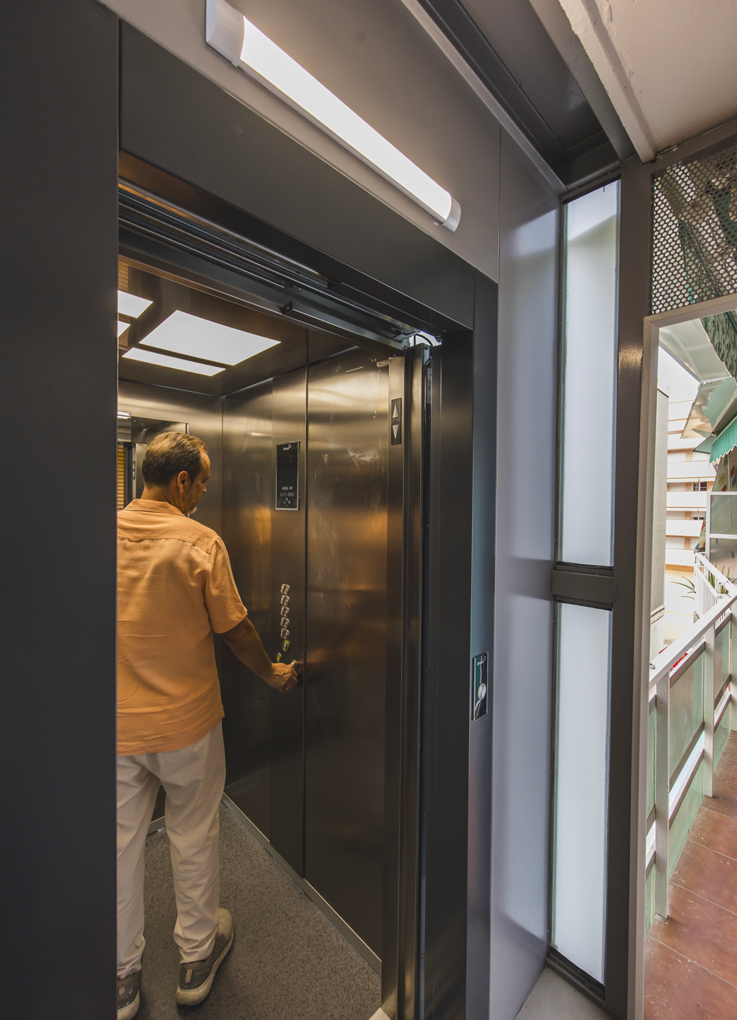ASCENSEURS POUR LES PETITS ESPACES